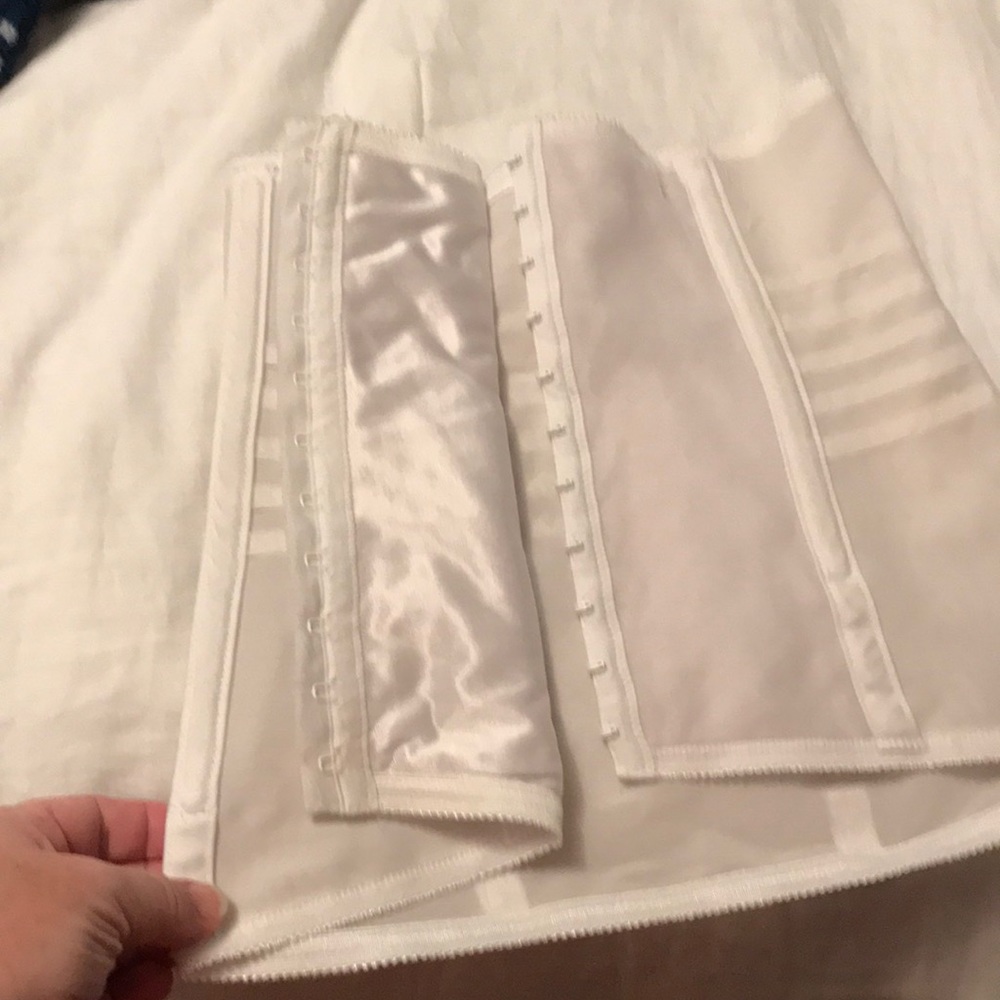 Rago of New York Style# 821 size L/30 corset GUC